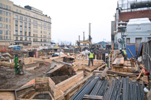 A che punto è la costruzione del nuovo Whitney Museum a Meatpacking District? Ecco le foto del cantiere di Renzo Piano, che comincia a salire a Manhattan