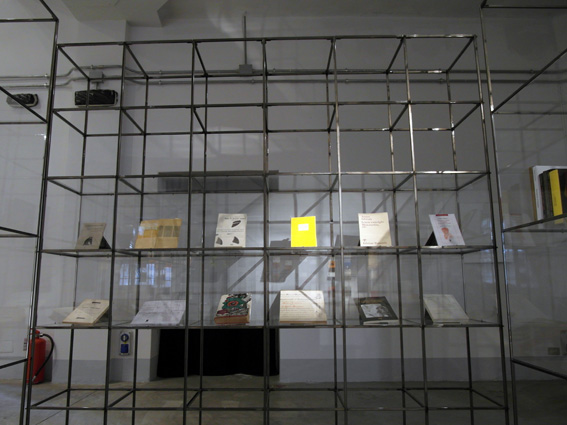 La poesia prima di tutto. Arturo Schwarz, una vita nell’arte – veduta della mostra presso artandgallery, Milano 2012