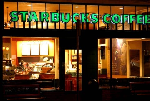Starbucks Green is better. Starbucks e McDonald’s puntano sulla sostenibilità, anche nel design e architettura. Provando a riciclarsi in chiave “ethically correct”