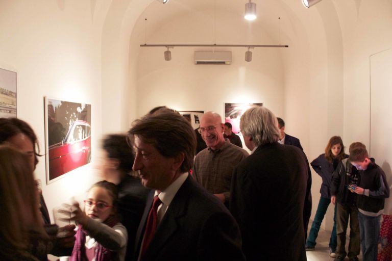 Andrew Bush Bloo Gallery Roma 10 Dimmi che auto guidi, e ti dirò chi sei. L’american way of life di Andrew Bush inaugura a Roma Bloo Gallery, nuovo spazio per la fotografia. E noi abbiamo fotografato l’opening