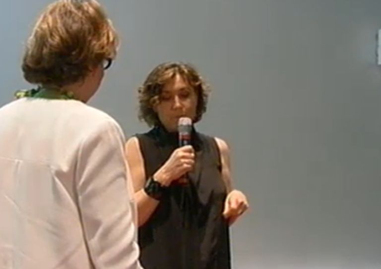 Cristiana Perrella che ha presentatoil lavoro dellassente Adrian Paci Al Maxxi Vince Giorgio Andreotta Calò. Va al veneziano, in diretta internet, il Premio Italia Arte Contemporanea 2012