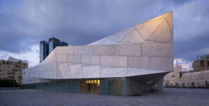 Israele in corsa. Nuove strutture per il contemporaneo, come l’addition del Tel Aviv Museum of Art by Preston Scott Cohen. Da festeggiare con un intero art year