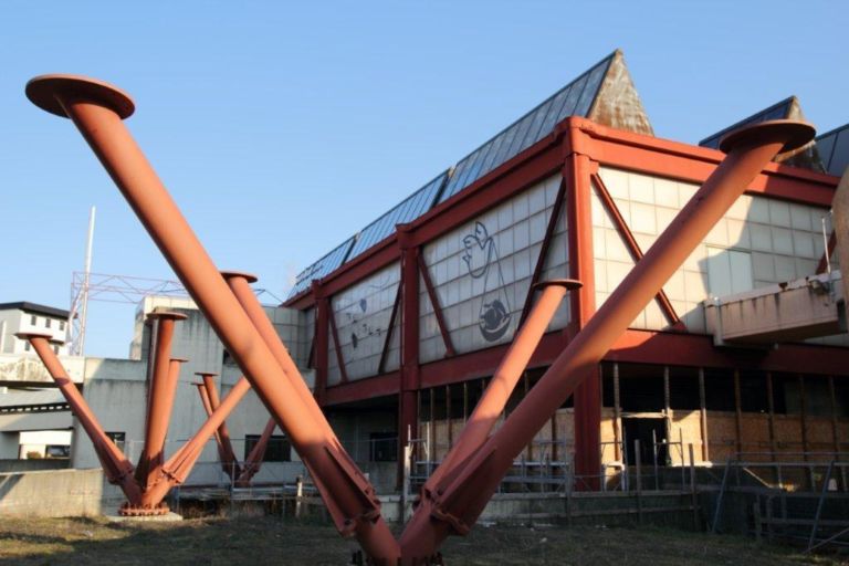 Lavori al nuovo Museo Pecci di Prato 9 Sì, è quello lì, si comincia a vedere. È il nuovo Museo Pecci di Prato, con l’anello di Maurice Nio che viene su a vista d’occhio. Eccovi tutte le foto dello “stato dell’arte”…