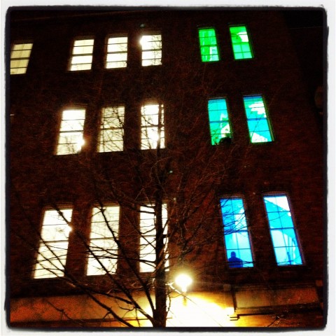 L’esterno di Independent New York Updates: eccolo il video dai tre piani di Independent. La fiera che ha il grosso problema di avere troppo successo