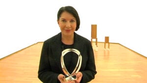 Nostra Signora Marina Abramović. Dopo Milano, Bologna: un film sulla sua vita e il premio del Biografilm Festival. La solita minestra o il trionfo di una star?