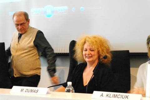 Marlene Dumas preview della mostra Sorte Fondazione Stelline Milano 4 Marlene Dumas su Artribune. La sue opere, ma soprattutto lei, l’icona della figurazione contemporanea. Ecco la fotogallery della mostra a Milano