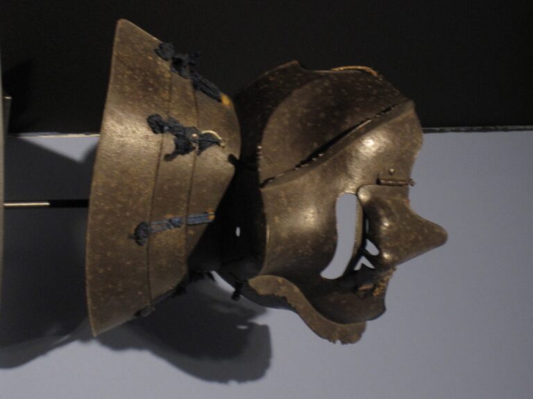 Maschera samurai Maastricht Updates: italiani con Giambologna, Canaletto, Bernardo Bellotto. Non sei antiquario, se non sei al Tefaf