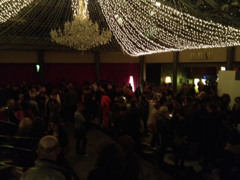 Opening kunStart 12 16 Bozen Updates: avvio slow, ma poi il pubblico è arrivato in massa. Cronaca per immagini della prima giornata della fiera kunStart