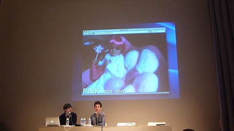 Ryan Trecartin e David Karp durante Seven on Seven 2010 Sette artisti per sette esperti di tecnologia. Si scaldano i motori per la terza edizione di “Seven on Seven”, l’evento organizzato da Rhizome al New Museum