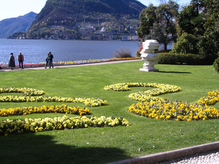 Tony Cragg a Lugano 5 Tony Cragg a Lugano. Una festa di forme e materiali, che invade la villa e il parco Ciani. Ecco le prime foto, in attesa dell’intervista su Artribune…