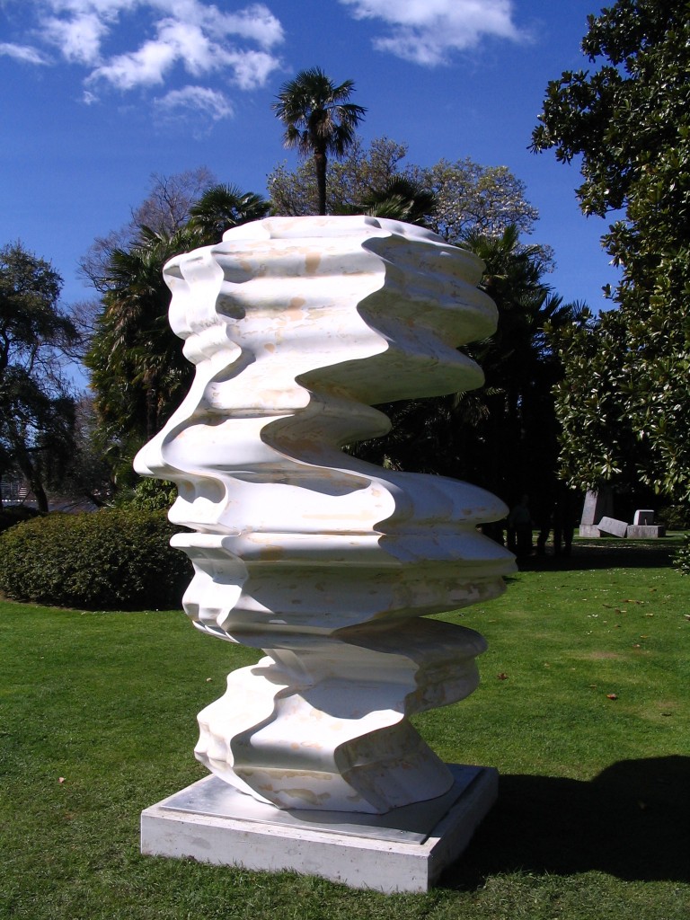 Tony Cragg a Lugano 7 Tony Cragg a Lugano. Una festa di forme e materiali, che invade la villa e il parco Ciani. Ecco le prime foto, in attesa dell’intervista su Artribune…