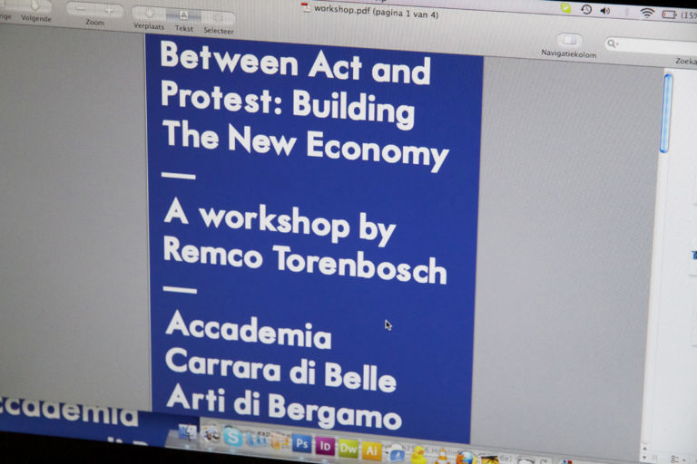 Al lavoro per il workshop “Between Act and Protest Building The New Economy” per l’Accademia Carrara di Belle Arti di Bergamo 2 Cosa significa essere “artista in residenza”? Scopritelo con Artribune, che segue tappa dopo tappa Remco Torenbosch ospite a Bergamo per The Blank Residency