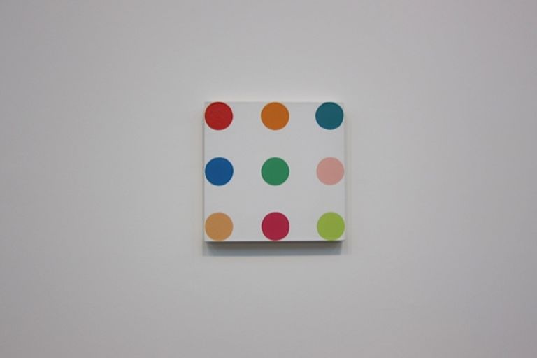 Damien Hirst Tate Modern 1 For the Love of Hirst. Lui non c’era, ma Artribune sì: ecco le prime immagini e video dalla megamostra alla Tate Modern