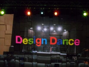 Saloni Updates: e alla Triennale, il design va anche a teatro. Un po’ di foto di Design Dance, ovvero la storia fatta dagli oggetti