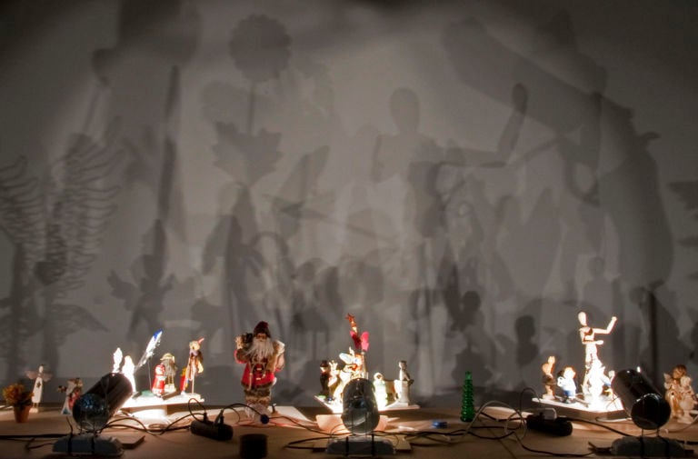 Hans Peter Feldmann Shadow Play 2 2012: nuova vita sul pianeta Hangar