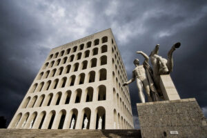 E allora commissariateci tutti. Il governo non si accontenta del Maxxi e salta addosso pure alla Fondazione Valore-Italia, che invece di inaugurare l’esposizione sul design italiano vede arrivare un commissario