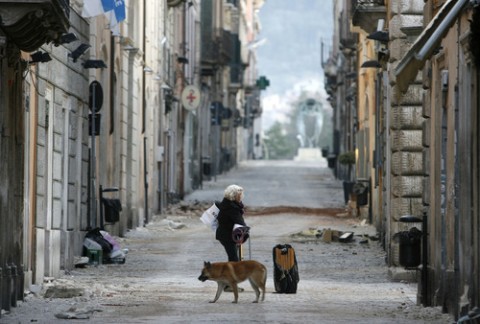 Il centro storico dellAquila dopo il sisma tutto si è fermato a quel 6 aprile 2009 Ritorno a L’Aquila: le promesse infrante