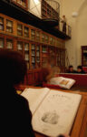 La Biblioteca dell’Accademia 2 Bentornata Galleria dell’Accademia. Dopo un anno di chiusura per restauri, riapre un’istituzione chiave per l’arte napoletana: il nuovo look nelle foto di Artribune