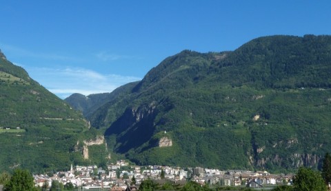 Laives la sede del premio Artisti, ma soprattutto appassionati? C’è un concorso che vi sta cercando: si chiama La Seconda Luna, lo assegnano in Alto Adige, e lo cura Denis Isaia