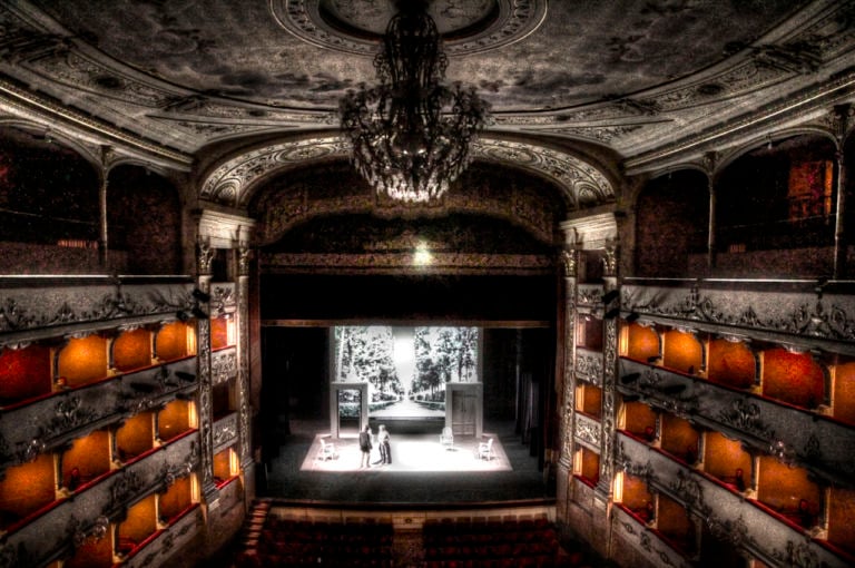 Le scene firmate Giacomo Costa per il Teatro della Pergola di Firenze 2 Giacomo Costa scenografo al Teatro della Pergola di Firenze. Su Artribune ci sono le immagini in anteprima