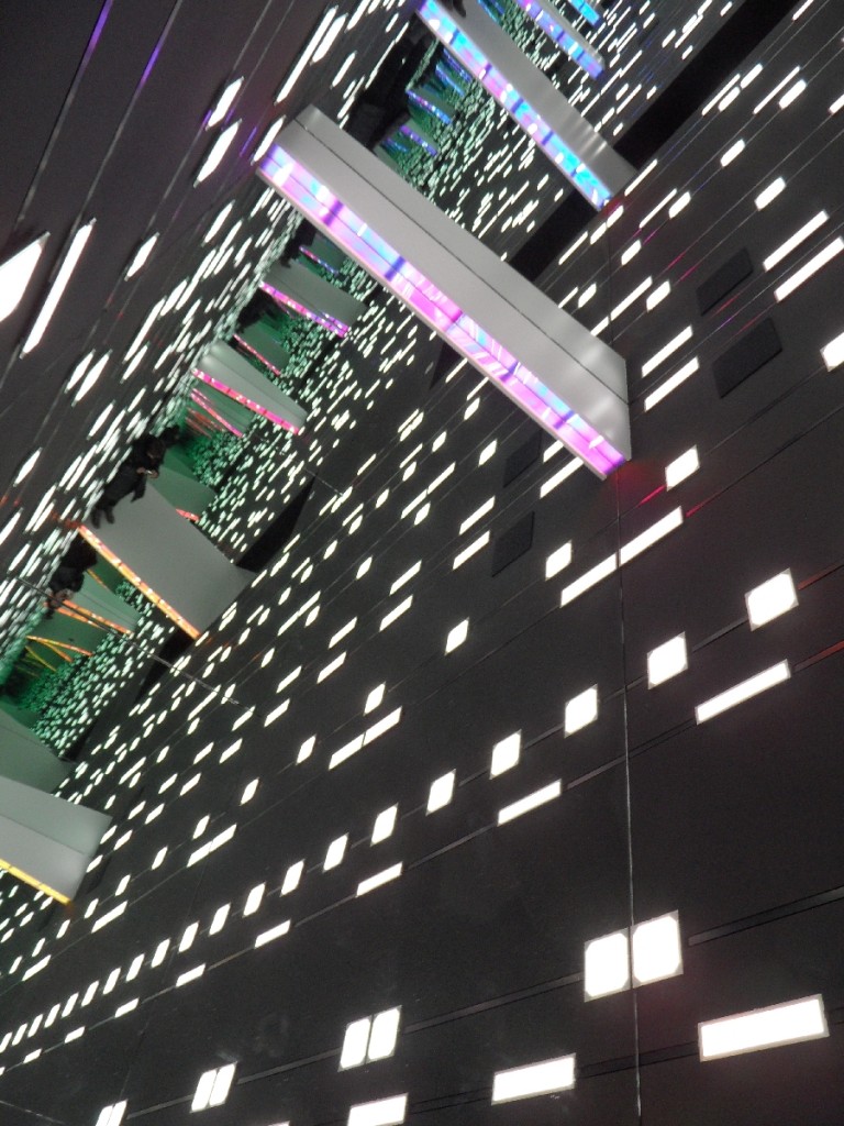 Lumiotec Line Light Fall by Naohiko Mitsui Saloni Updates: se c’è un centro del Fuorisalone, è il Superstudio Più. Via al Temporary Design Museum, tutte le foto sono live su Artribune