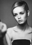 Twiggy Fashion world, a New York si tirano le somme. Il Time stila la sua top 100. Tra le più grandi icone della moda, anche cinque stilisti italiani. Armani in testa