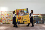 Un quadro di Basquiat da Sothebys a Londra Il dietro le quinte delle mostre. Un blog colleziona fotografie delle opere in fase di allestimento. Dalla Gioconda a Damien Hirst
