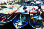 johny boat+people Galleggiante, en plein air, sociale e comunitario. Il progetto FlutuArte reinventa un angolo di Rio de Janeiro. Dalla terra ferma all’acqua: nuovi spazi per i murales
