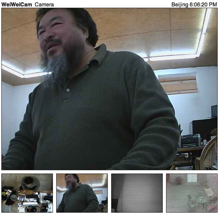 weiweicam Artisti davanti alla webcam. Dopo Damien Hirst, anche Ai Weiwei installa delle videocamere nel suo studio e le collega a un sito web. Sempre live, anche di notte