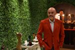 1. Christian Louboutin alla presentazione della mostra Foto MCGiusti Louboutin: vent’anni in punta di tacco