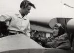 15.Hans SteinerGritli Schaad e Fritz Schreiber dopo il nuovo primato di volo a vela 1936 Copyright MusÇe de LElylisÇe Mezzo secolo di vita svizzera. Nelle foto di Hans Steiner