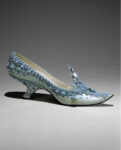 213 Roger Vivier, un artista che disegnava scarpe. Icona del fashion, coccolato dal cinema e dai musei, il grande stilista francese arriva a Toronto. Con una mostra che ne celebra talento e carriera