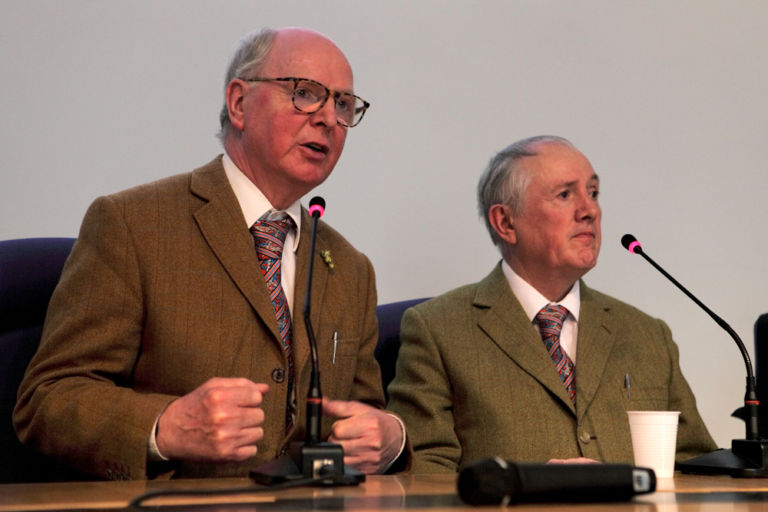 420 I due re di Napoli. Gilbert & George didattici: la sera opening da Artiaco, ma al mattino si dedicano agli studenti dell'Accademia. Le foto del talk