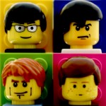 Blur Best Of Le cover dei dischi, materia prima per artisti e designer. Chi le ha progettate, chi le ha interpretate. Come Aaron Savage, che ne ha fatto delle deliziose costruzioni Lego