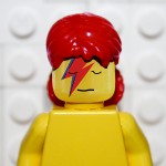 David Bowie Aladdin Sane Le cover dei dischi, materia prima per artisti e designer. Chi le ha progettate, chi le ha interpretate. Come Aaron Savage, che ne ha fatto delle deliziose costruzioni Lego