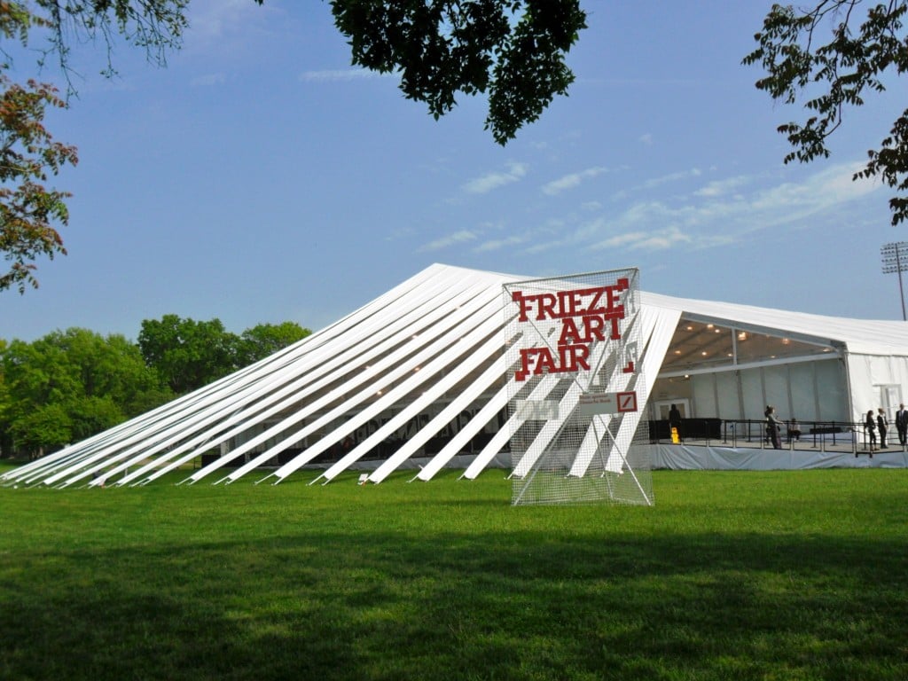 Frieze New York. Ovvero come affondare l’Armory