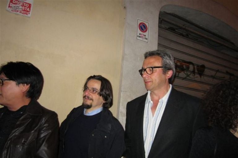 HH. Lim Guglielmo Gigliotti Marco Tirelli Un pellerossa a Trastevere. All’Edicola Notte di H. H. Lim compaiono le pelli di serpente (e altro) di Jimmie Durham, ecco chiccera all’opening