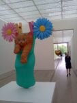 IMG286 A Basilea è di scena Sua Maestà Jeff Koons, per una grande retrospettiva inaugurata alla Fondazione Beyeler. Avete tempo fino al 2 settembre, ma intanto sbirciate tra le nostre foto…