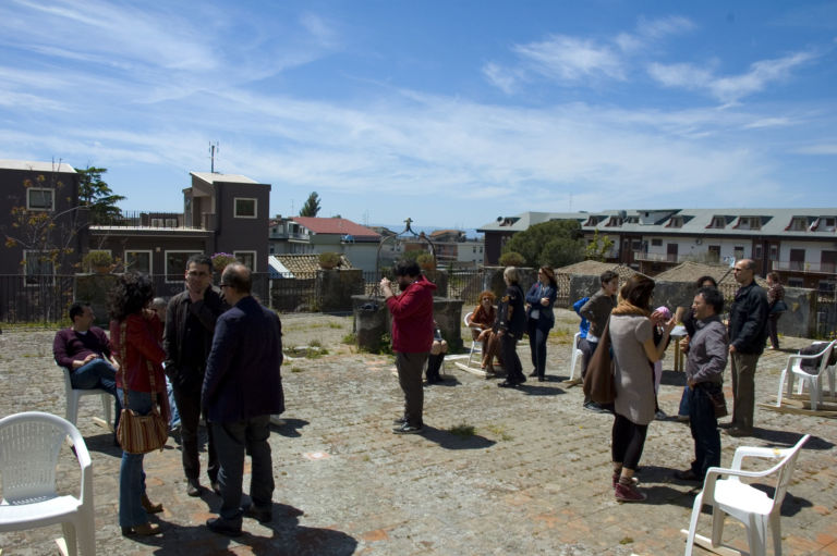 Inaugurazione esterno Abadir foto Giuseppe Pomidoro Due son meglio che uan