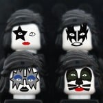 Kiss Dynasty Le cover dei dischi, materia prima per artisti e designer. Chi le ha progettate, chi le ha interpretate. Come Aaron Savage, che ne ha fatto delle deliziose costruzioni Lego