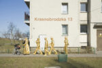 Pawel Althamer Common Task Varsavia giugno 2009 © Pawel Althamer courtesy neugerriemschneider Berlin and Foksal Gallery Foundation Warsaw 3 Da Berlino a Bolzano. Arrivano al Museion gli zombies di Pawel Althamer, in anteprima le immagini di mostra e progetto performativo