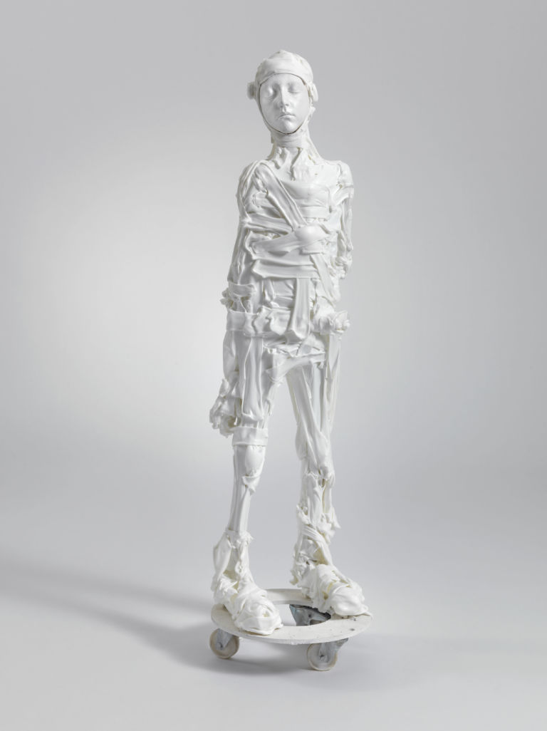 Pawel Althamer Hans 2011 © Pawel Althamer. courtesy neugerriemschneider Berlin and Foksal Gallery Foundation Warsaw Photo Jens Ziehe Berlin Da Berlino a Bolzano. Arrivano al Museion gli zombies di Pawel Althamer, in anteprima le immagini di mostra e progetto performativo