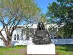 Subodh Gupta New York Updates: installazioni en plein air, nell'incanto bucolico del parco di Randall’s Island. Sculpture Park e Frieze Project: una sfilza di artisti per due progetti curatoriali