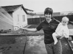 bill owens suburbia Nuovi spazi, vecchi miti. Col sogno americano, raccontato dagli scatti di Bill Owens, si inaugura Area Lina. Fotografie di felici suburbie in bianco e nero, nella Milano che cambia