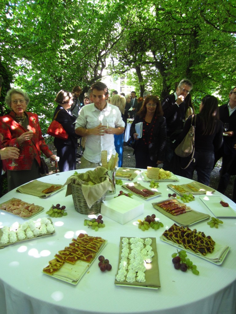 merenda a villa panza Con quell’aria da sciamano. Poteva mancare Artribune? Festa per Bill Viola a Villa Panza, ecco la fotogallery, e sotto con il chiccera…