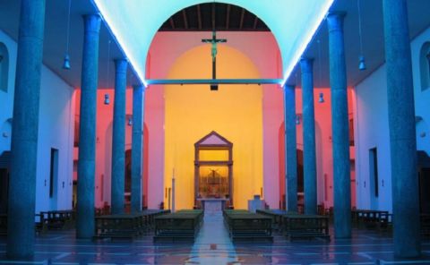 L'intervento di Dan Flavin alla Chiesa Rossa di Milano