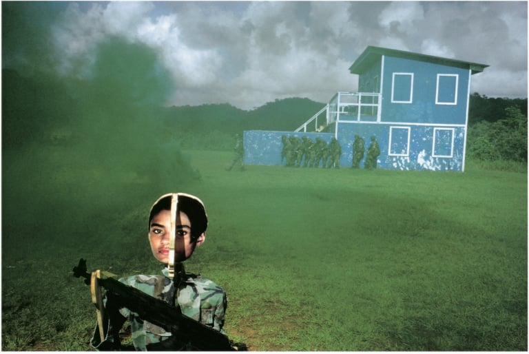 2.Addestramento dell¹esercito americano nella giungla. Fort11 Quando il colore brucia