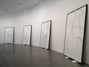 Gagosian chiude a Roma? Neppure per sogno, anzi rilancia. Con una mostra di Albert Oehlen (che vi mostriamo in esclusiva assoluta), con nuove idee e con l’auspicio di poter lavorare sulla città. Burocrazia permettendo