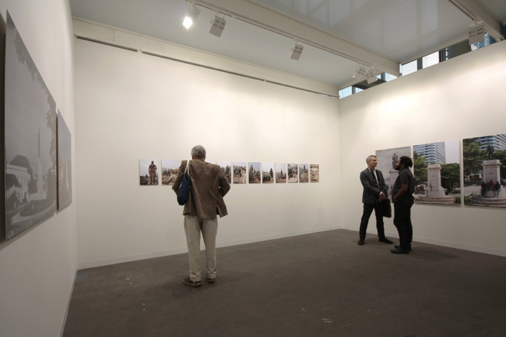 Basel Updates: giovani, e fair-specific. Fototour da Art Statements: c’è anche la galleria Fonti in versione Africana…