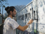 Lecco Street View Ivan il Poeta di strada 1 Sbocciano i muri di Lecco. Tanti wall painting, una mostra e due bandi pubblici. Seconda edizione per Street View, creatura e vanto dell’assessore Michele Tavola